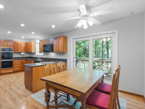 3890 Sundowner Ct, Conyers GA  30094-3870 exterior