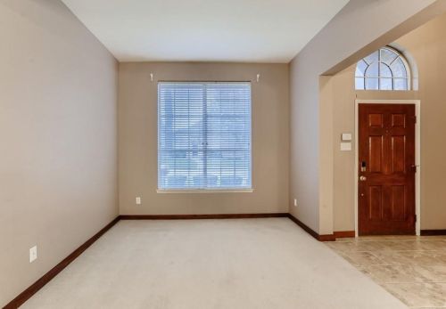 1401 Summerhill Dr, Carrollton TX 75007-6049 exterior