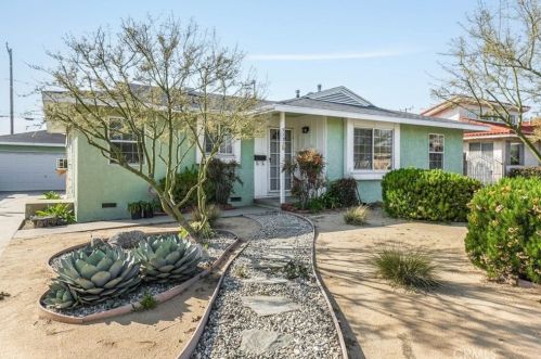 9131 Garnish Dr, Downey, CA 90240-3038