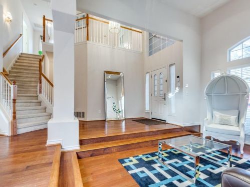 14641 Lexus Ave, Addison TX  75001-3132 exterior