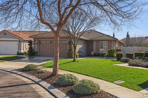 1416 Carriage House St, Manteca, CA 95336-5167
