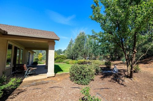 216 Bridlewood Ln, Copperopolis, CA 95228-9341