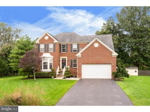 2 Ernies Ct, Trenton, NJ 08690-1365