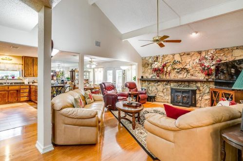 9424 Boat Club Rd, Fort Worth, TX 76179-3265