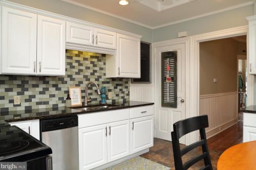 237 Cherry St, Lancaster PA  17602-2725 exterior