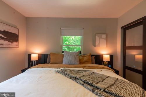 9907 Markham St, Silver Spring MD 20901-2233 exterior