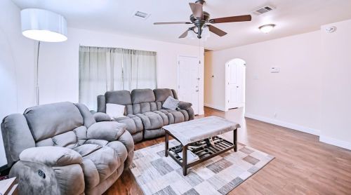 4925 Fitzhugh Ave, Fort Worth TX  76105-4354 exterior