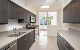 818 Gretna Green Way, Los Angeles CA  90049-5249 exterior