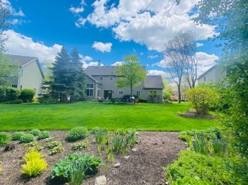 386 Old Walnut Cir, Gurnee, IL 60031-5324