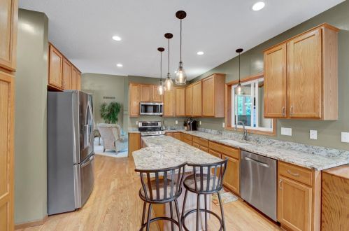 731 Heron Ave, Saint Paul MN  55128-5384 exterior