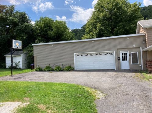 741 Liberty St, Franklin PA  16323-1131 exterior