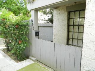 605 Marshall St, Turlock CA  95380-4125 exterior