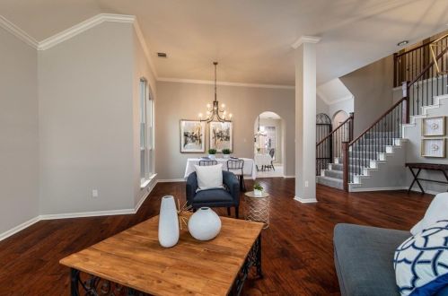 2124 Larkspur Dr, Carrollton TX 75010-4040 exterior