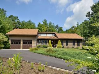 77 Hillcrest Dr, Weaverville, NC 28787-8926