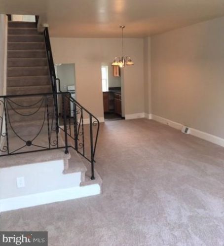 6765 Hegerman St, Philadelphia, PA 19135-2428