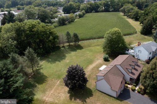 2616 Standardbred Dr, Lancaster PA  17603-4161 exterior