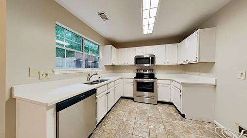 210 Easton Dr, Atlanta GA  30331-8319 exterior