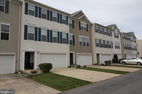 2315 Golden Eagle Dr, York, PA 17408-9411
