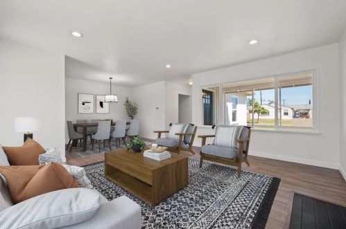 11609 Atkinson Ave, Hawthorne CA  90250-1827 exterior