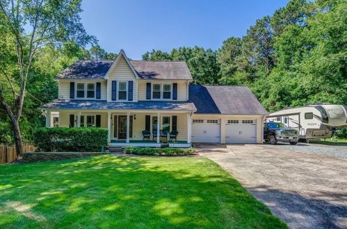 409 Shoni Ln, Holly Springs, GA 30189-5122