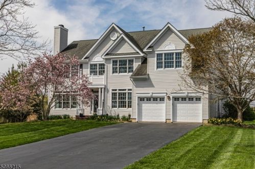 7 Prairie Dunes Ct, Montgomery, NJ 08558-2328