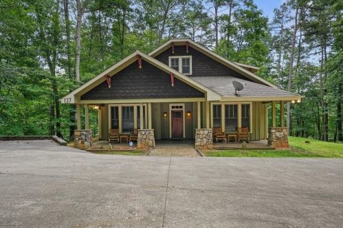 137 Hickory Ln, Ellijay, GA 30540-4802