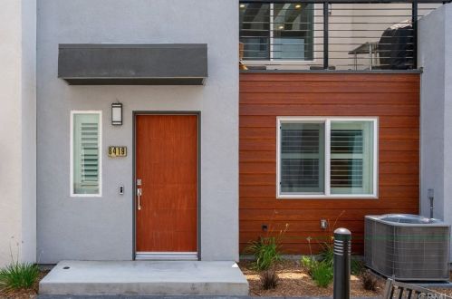 8419 Tweedy Ln, Downey, CA 90240-0021
