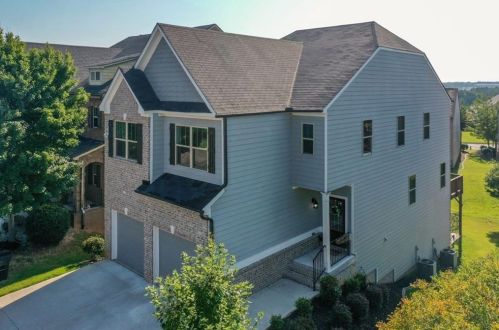3861 Lake Sanctuary Way, Atlanta, GA 30349-1984