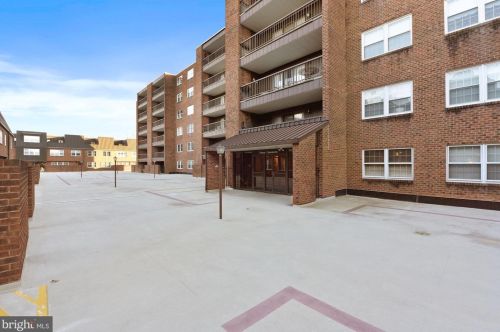 400 Haddon Ave, Tavistock NJ  08033-1769 exterior