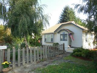 900 Vernon Ave, Burlington, WA 98233-1941