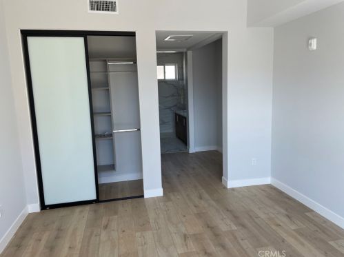 361 Myrtle St, Glendale CA  91203-2207 exterior