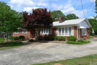 2312 13th Street Dr, Hickory, NC 28601-1604