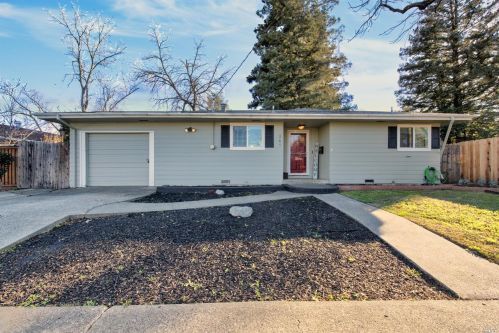 205 Kendal St, Vacaville, CA 95688-3826
