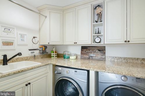 415 Washington Ave, Tavistock NJ 08033-3340 exterior