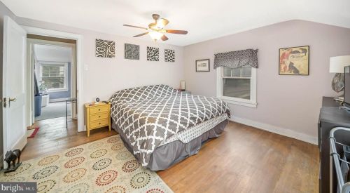 102 Willow St, Carlisle PA  17013-3931 exterior