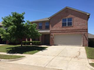 716 Flamingo Dr, Fort Worth TX  76131-4892 exterior