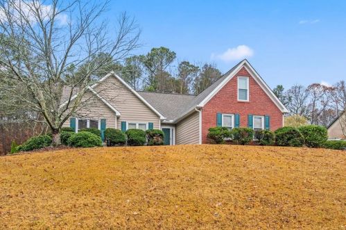 3940 Piper Glen Dr, Buford GA  30519-3985 exterior