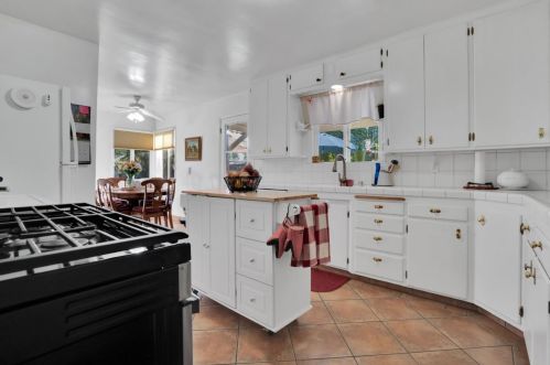 1700 Kenneth Dr, Turlock CA 95380-3421 exterior