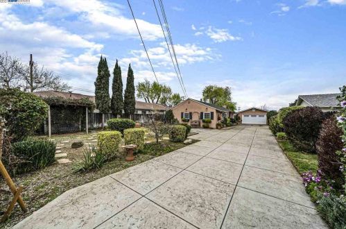 733 P St, Livermore, CA 94551-4131