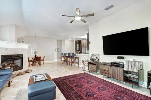 6408 Convict Hill Rd, Austin TX  78749-2348 exterior