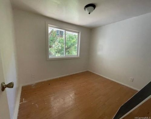 2920 Kalihi St, Honolulu HI  96819-3018 exterior