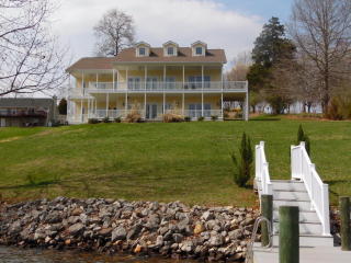 1420 Idlewood Rd, Hardy, VA 24101-2816