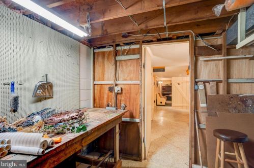 2113 Lyndell Dr, Lancaster PA  17601-5728 exterior