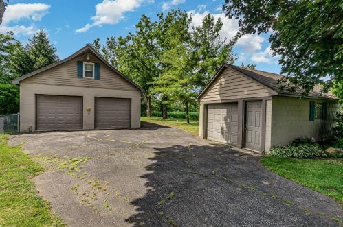 2071 61 Ave, Hobart IN 46342-6517 exterior