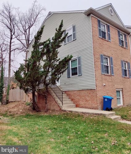 9662 Eaton Woods Pl, Lorton VA  22079-2335 exterior