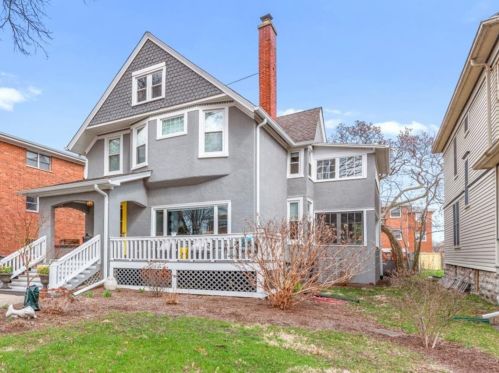 29 Spring Ave, Burr Ridge, IL 60525