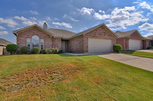 1706 Hope Town Dr, Midlothian, TX 76063-8539