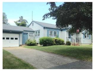 9 Toppa Blvd, Middletown, RI 02840-2364