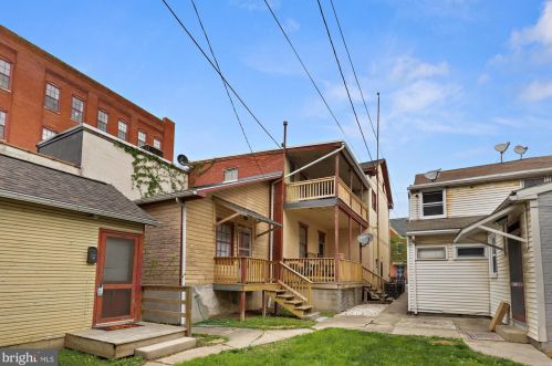 216 Carlisle St, Hanover PA 17331-2448 exterior