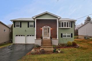 29 Schirra Dr, Midvale, NJ 07465-1063